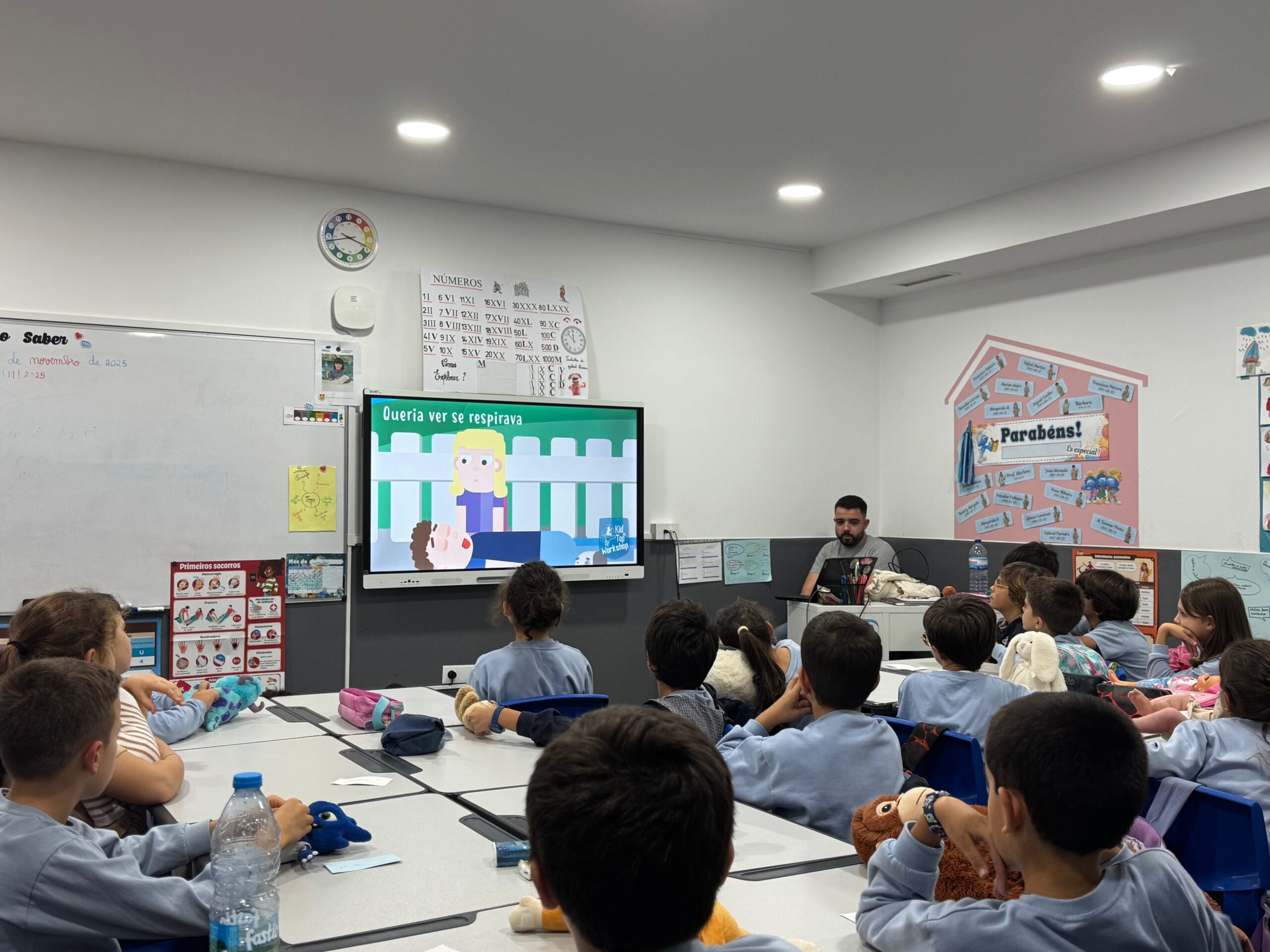 alunos na sala de aula